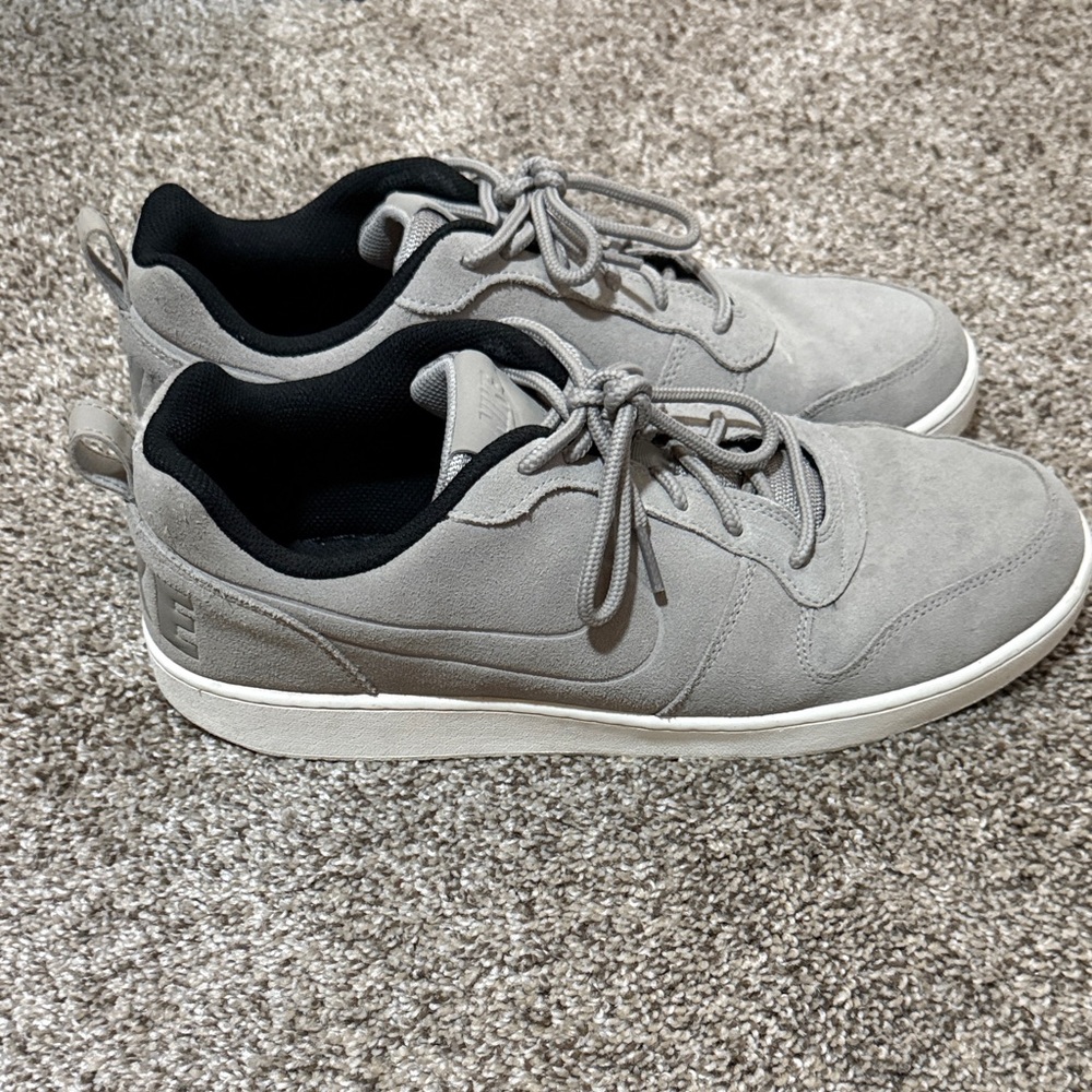 Nike Men's Light Gray Low-Top Suede Sneakers